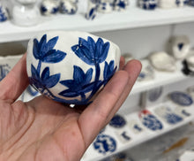 Load image into Gallery viewer, Hare Pot