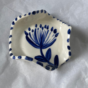 Small wildflower dish