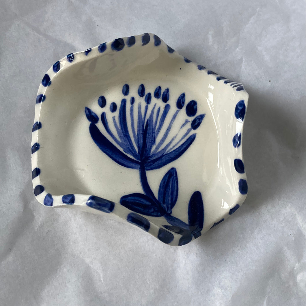 Small wildflower dish