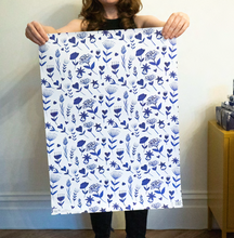Load image into Gallery viewer, SKETCHBOOK WILD GIFTWRAP - 1 sheet
