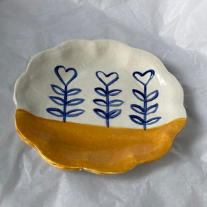 Love Grows for Ukraine Plate