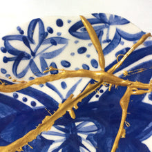 Load image into Gallery viewer, Kintsugi Butterfly Porcelain Plate 15cm
